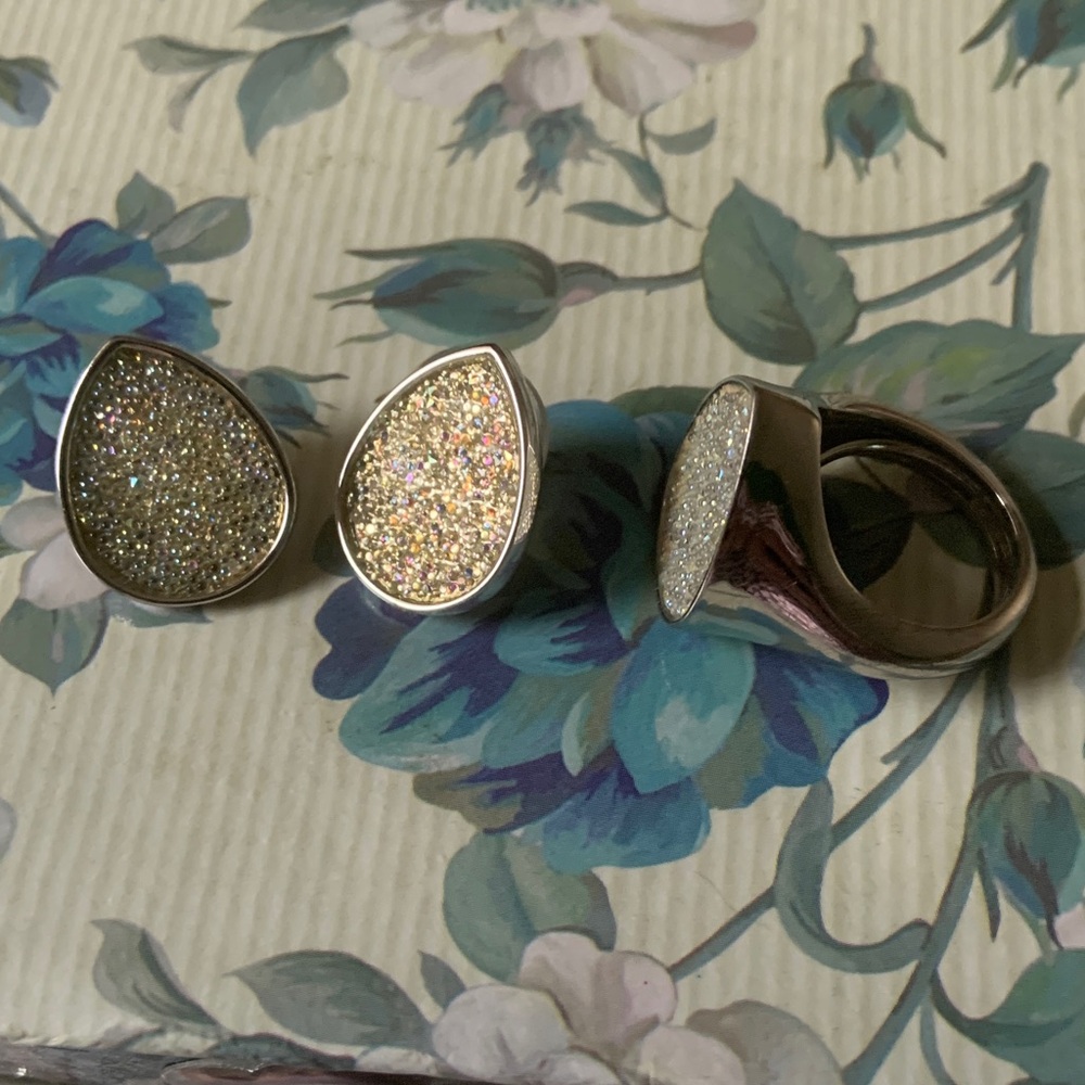 Elegant Silver and Gold Teardrop Ring Set